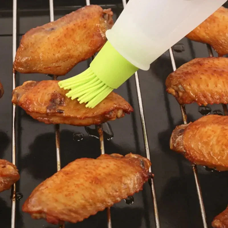 Silicone Oil Bottle Brush with Lid Soft Sauce Bottle with Silicone Basting Brush Cooking Oil Bottle Brushes for Baking Pastries BBQ Meat Honey Marinades Barbecue Random - Confia
