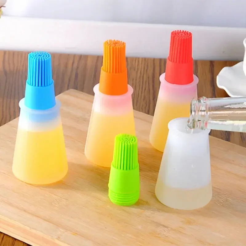 Silicone Oil Bottle Brush with Lid Soft Sauce Bottle with Silicone Basting Brush Cooking Oil Bottle Brushes for Baking Pastries BBQ Meat Honey Marinades Barbecue Random - Confia