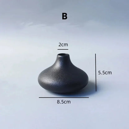 Handcrafted Black Ceramic Vase - Modern Minimalist Decor for Living Room, Bedroom, Bookshelf | Perfect for Weddings & Gifts - Confia